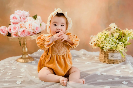 柳林宝宝吐奶后打嗝怎么办 柳林宝宝吐奶后打嗝怎么办